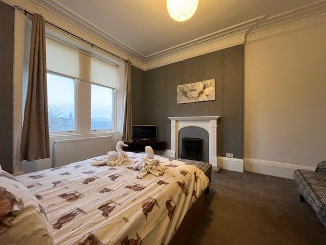 Property photo 3 of 10 Bedroom