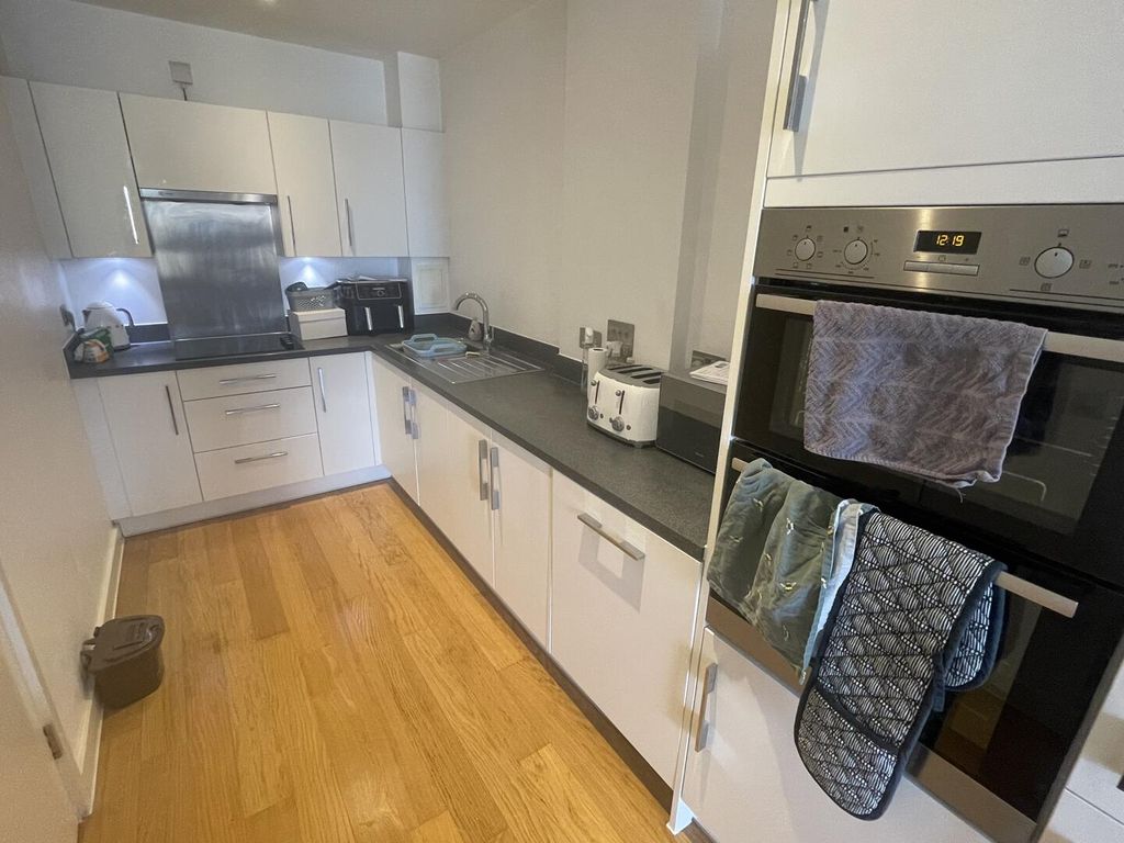 Property photo 2 of 9 Kitchen