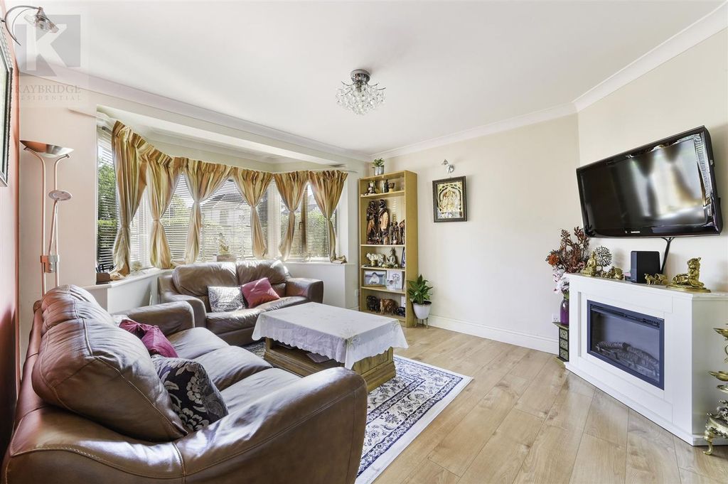 Property photo 1 of 15 Kingston Road
