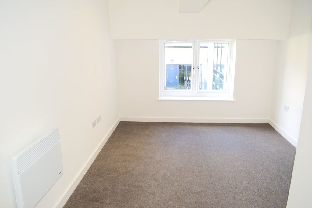 Property photo 3 of 12 Bedroom