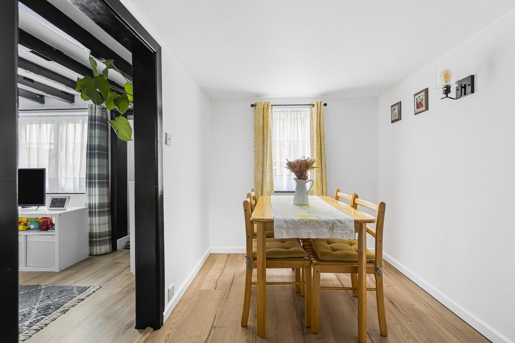 Property photo 3 of 21