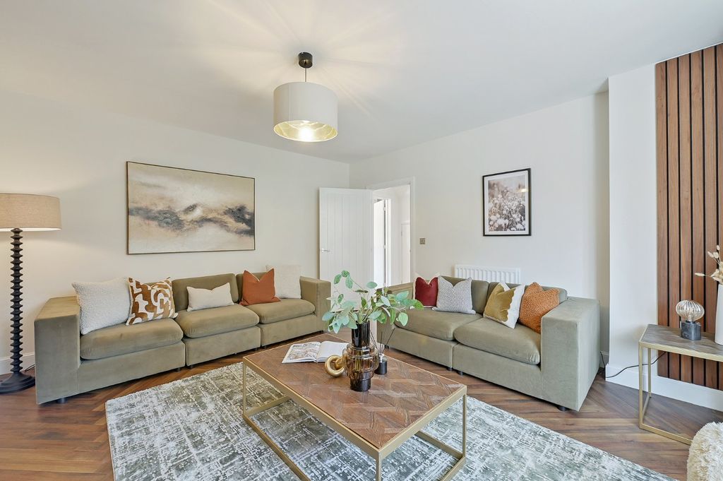 Property photo 2 of 16 Reception Room