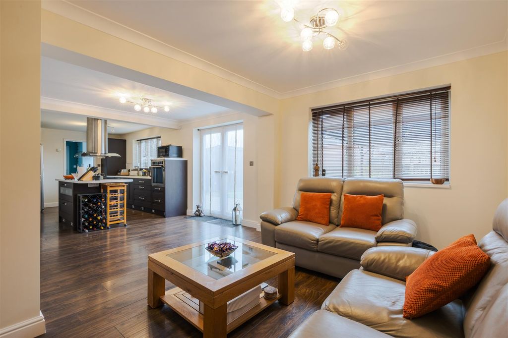 Property photo 3 of 21 Dining Room