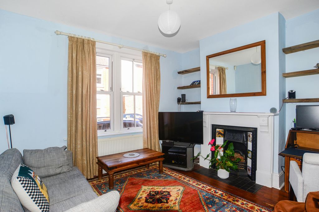 Property photo 3 of 10