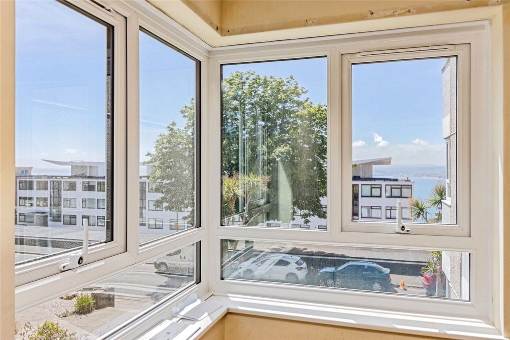 Property photo 2 of 32 Picture No. 29