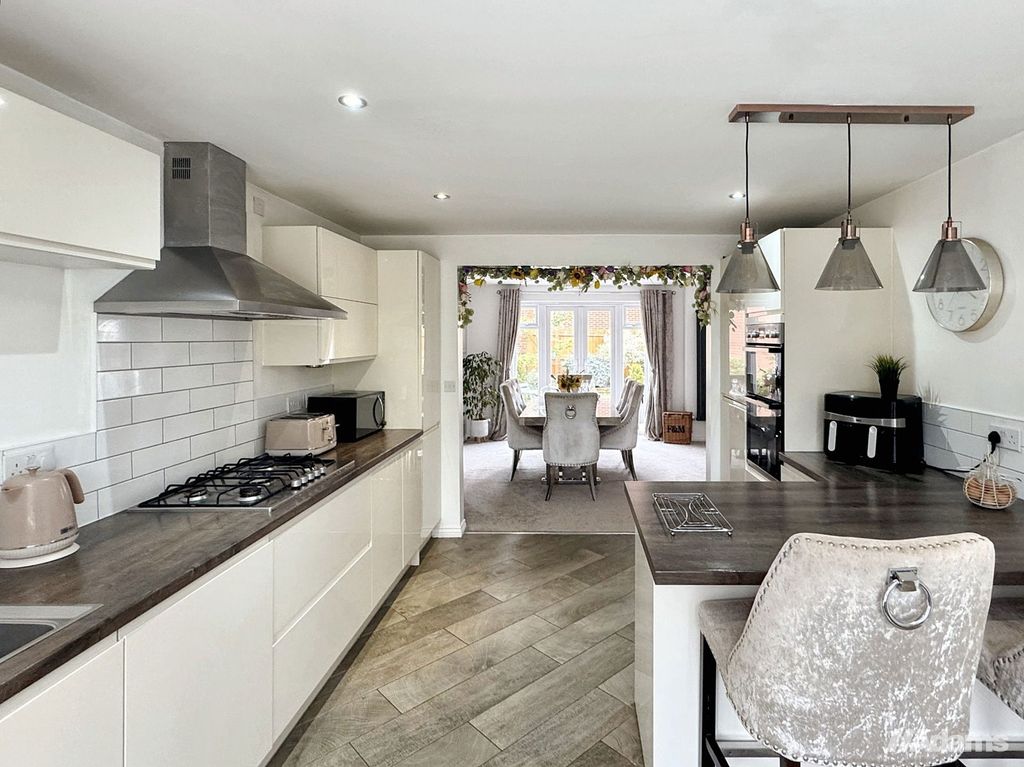 Property photo 1 of 28