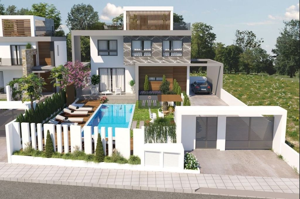 Property photo 2 of 13