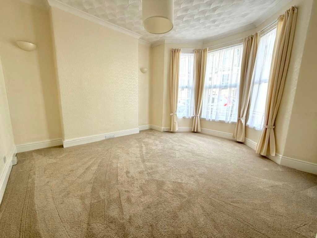 Property photo 3 of 12 Photo 2