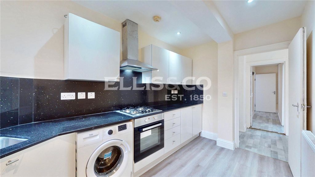 Property photo 1 of 25 Picture No. 10