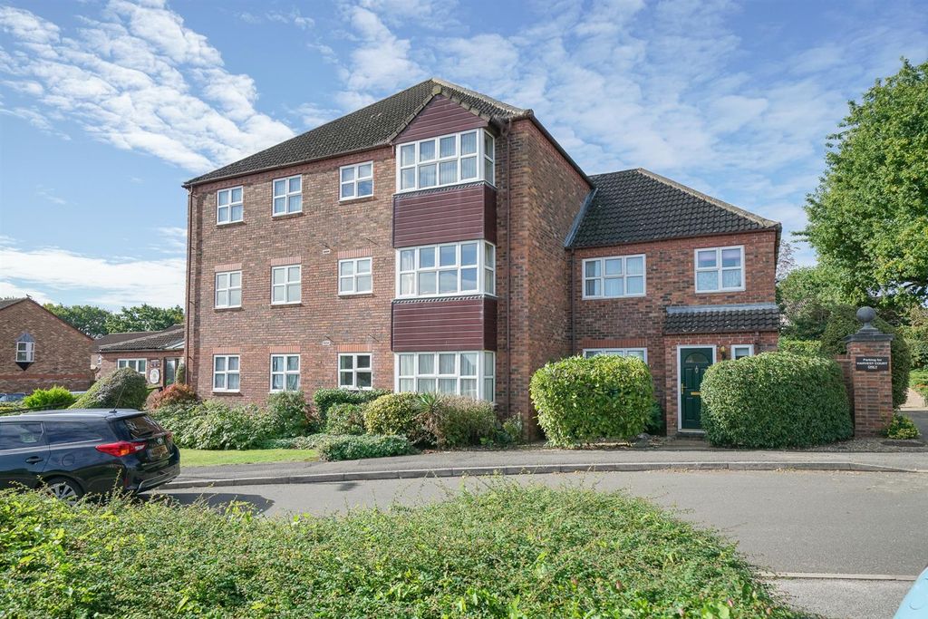 Property photo 1 of 16 Front