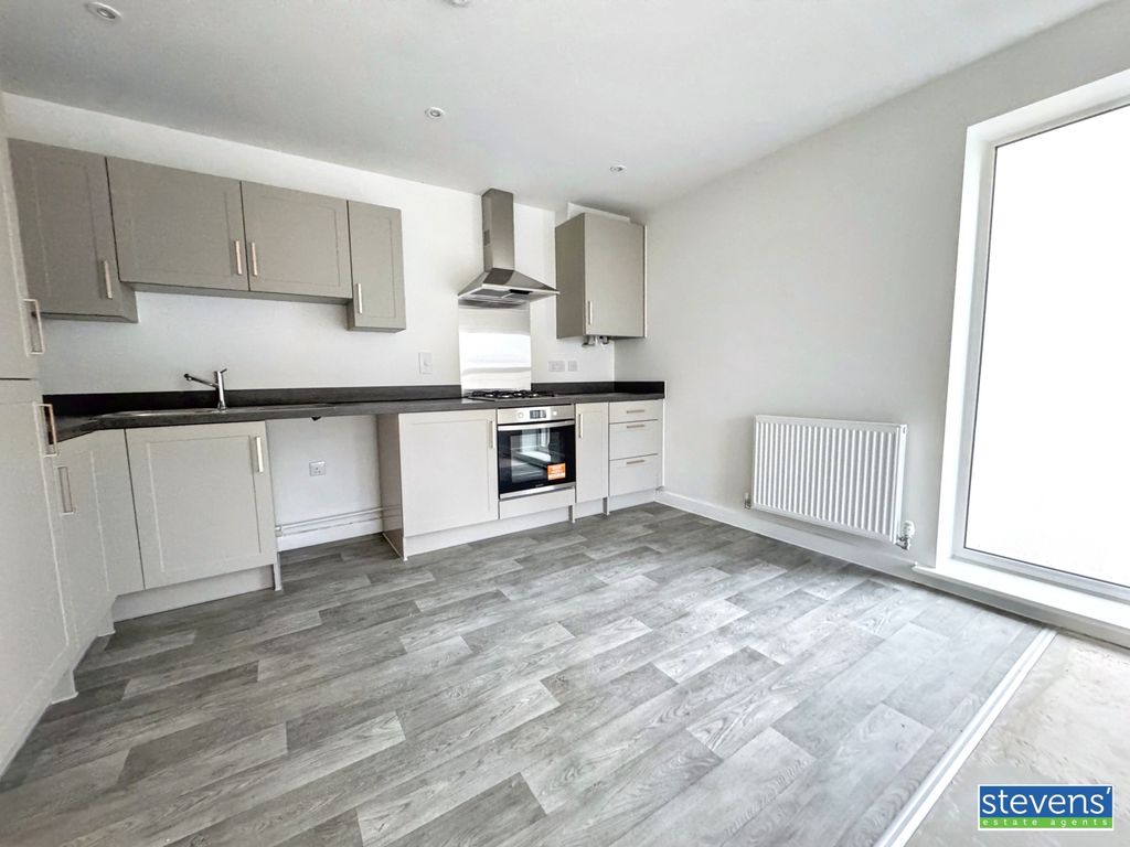 Property photo 2 of 9 Image00011