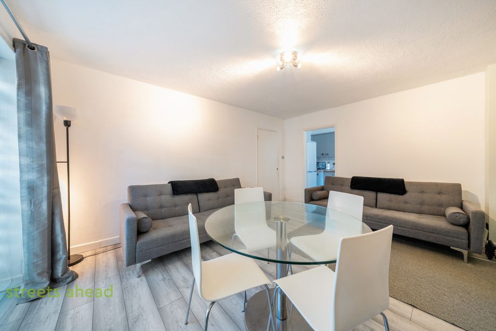 Property photo 1 of 12 32c41Bff-Ae41-433...