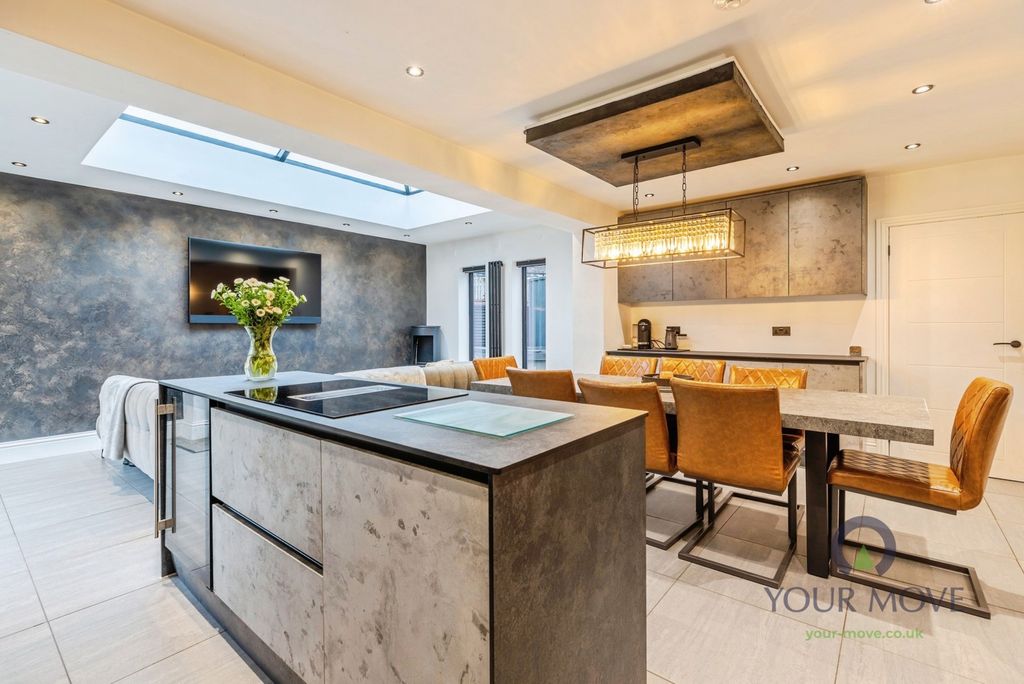 Property photo 2 of 16 Pbox-Img.Jpg