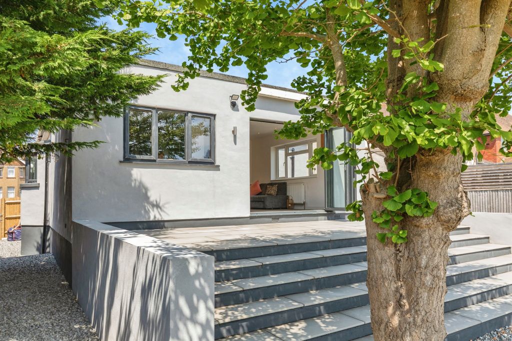 Property photo 2 of 30