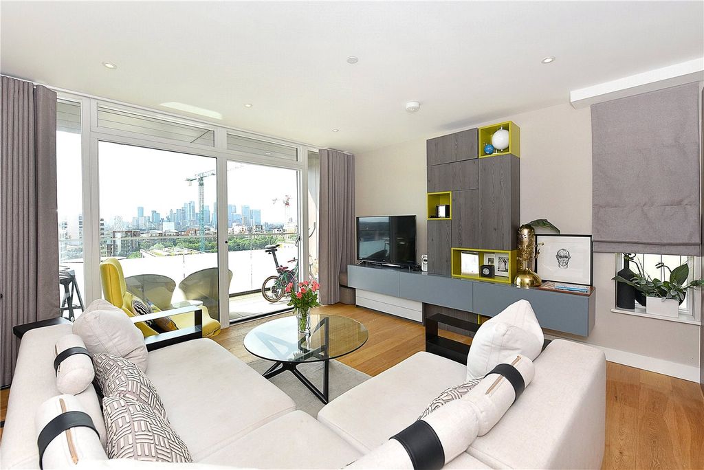 Property photo 2 of 22 Reception Room