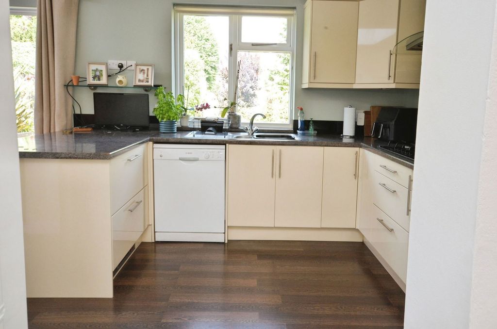 Property photo 3 of 20