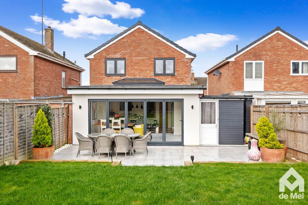 Property photo 1 of 14 Photo 13