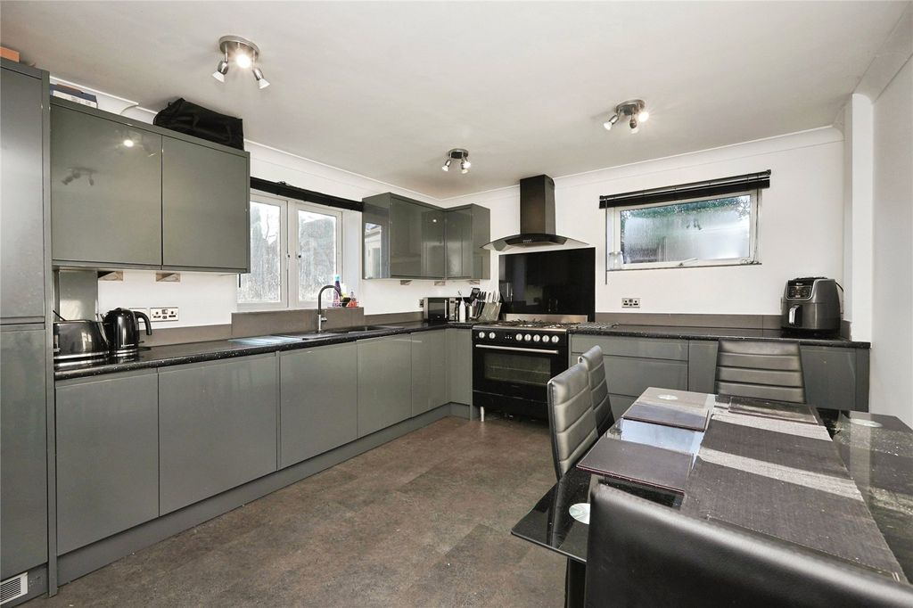 Property photo 2 of 21 Picture No. 04