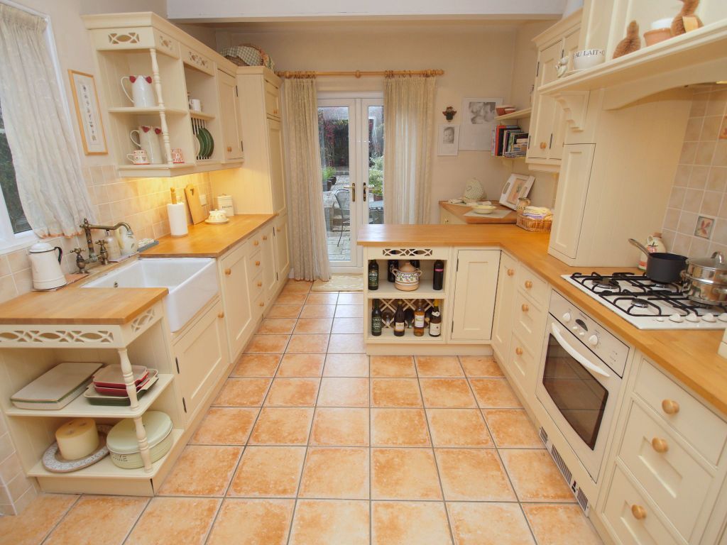 Property photo 3 of 11 Photograph 9