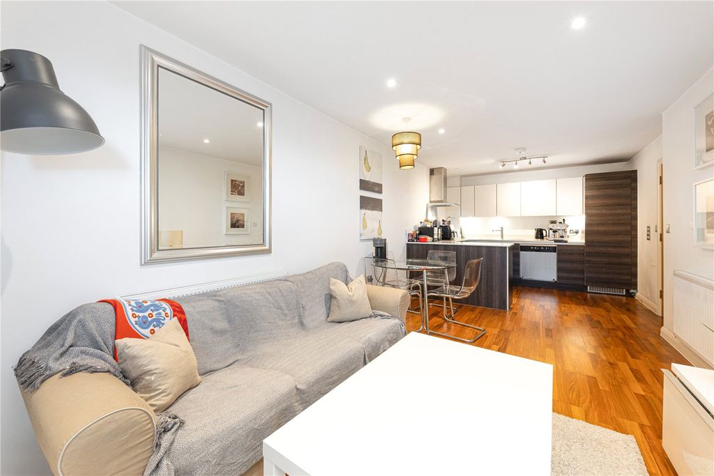 Property photo 3 of 9 Picture No. 16