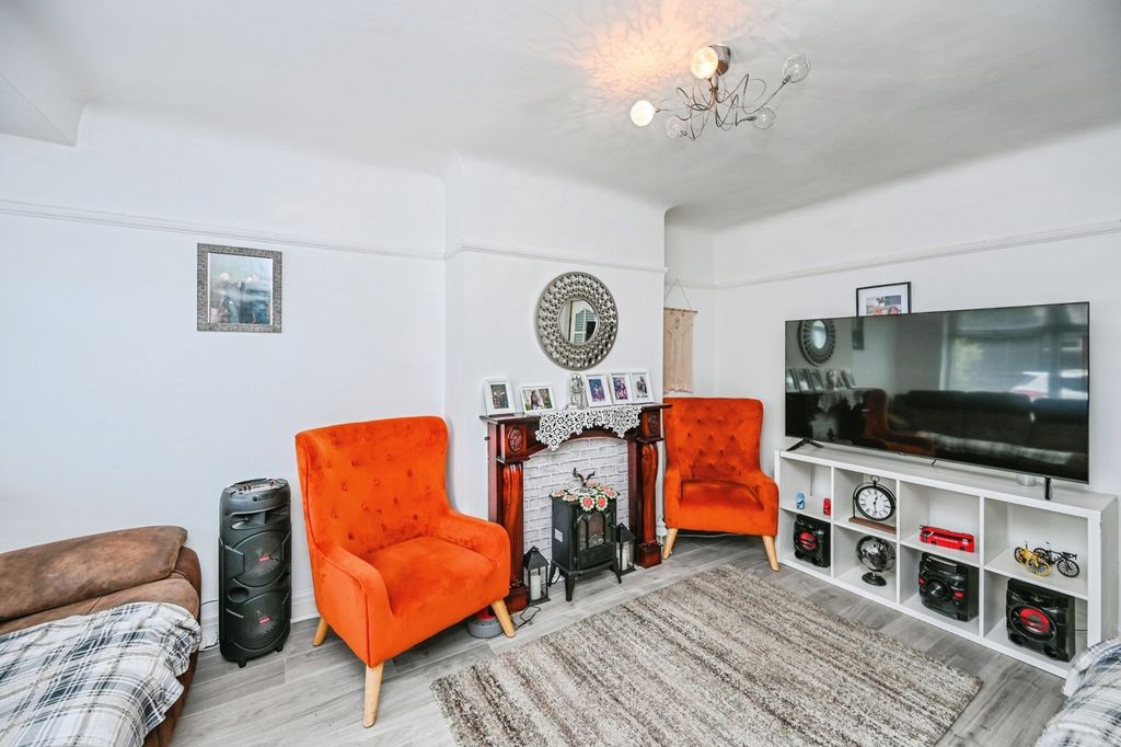 Property photo 2 of 11 Pbox-Img.Jpg