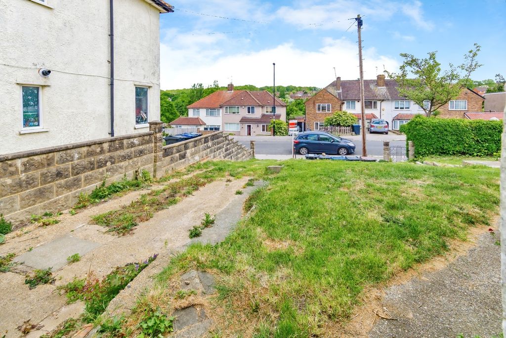 Property photo 3 of 16 Front Garden