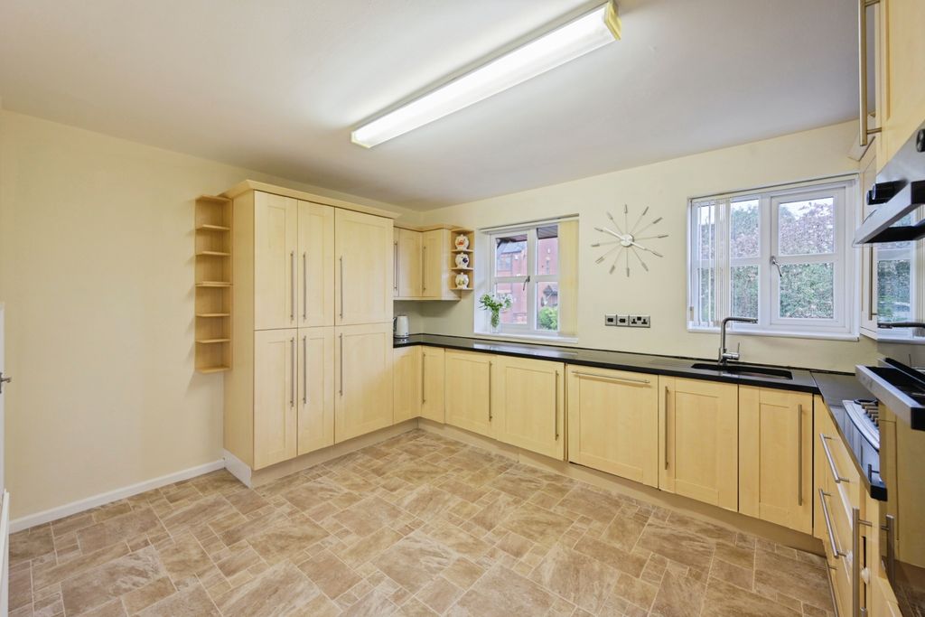 Property photo 3 of 20 Kitchen (Alt View)