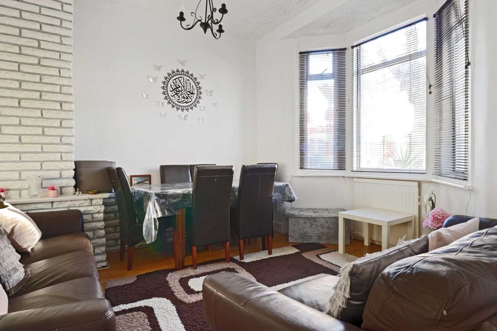 Property photo 2 of 14
