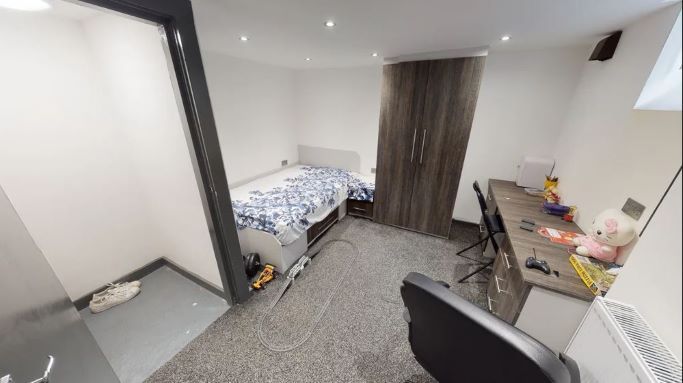 Property photo 2 of 10