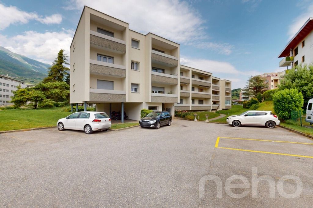 Property photo 2 of 13