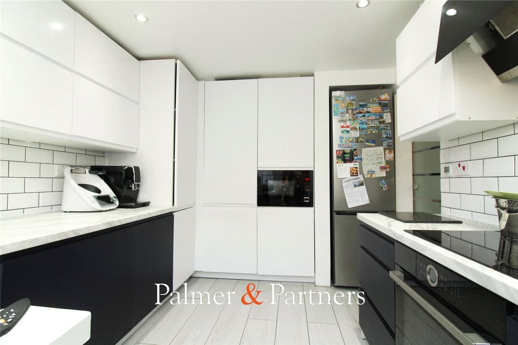 Property photo 2 of 13 Picture No. 20