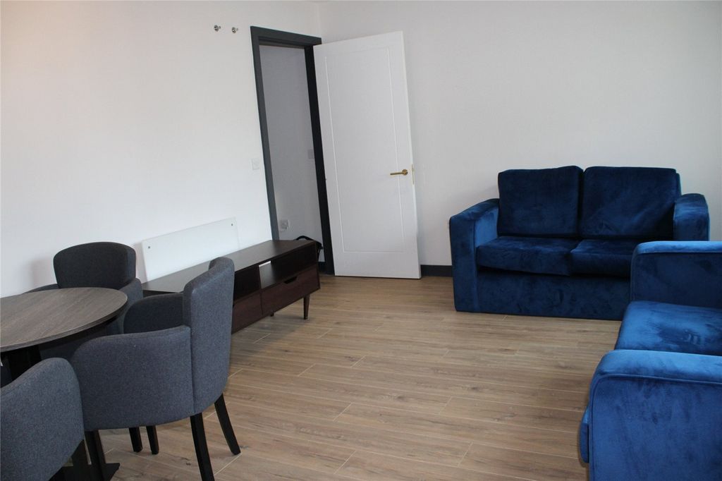 Property photo 3 of 8 Picture No. 04
