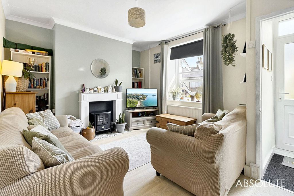 Property photo 2 of 19