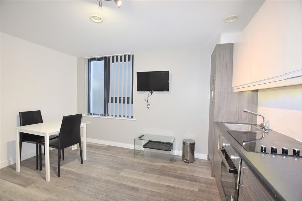 Property photo 2 of 6