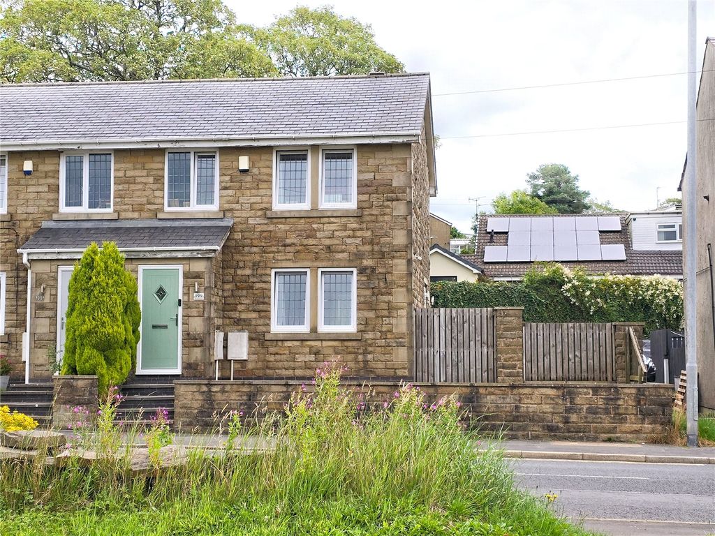 Property photo 1 of 27 Modern Semi-Detached