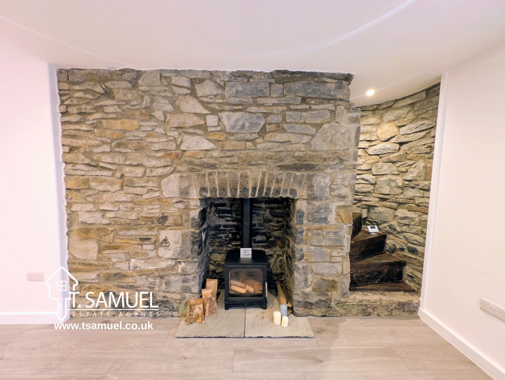 Property photo 2 of 26 Living Room