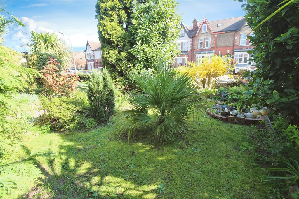 Property photo 2 of 19 Gardens