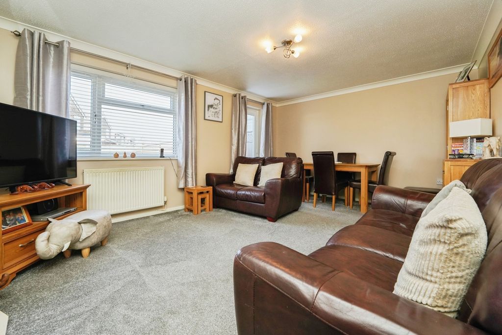 Property photo 3 of 11 Pbox-Img.Jpg