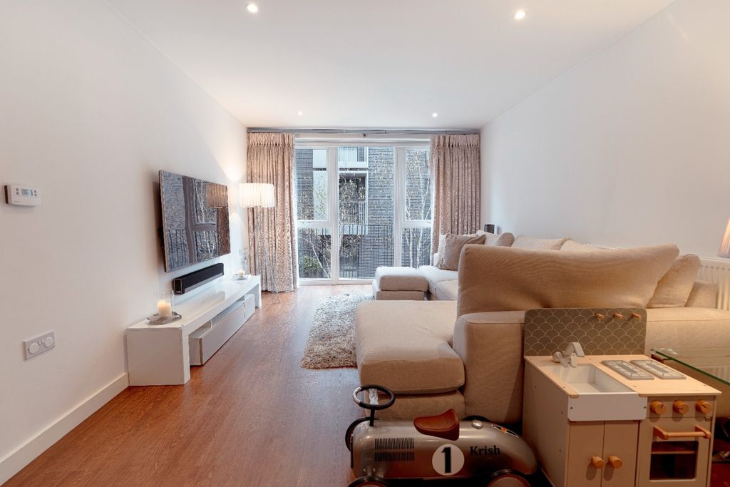 Property photo 2 of 21 5353131