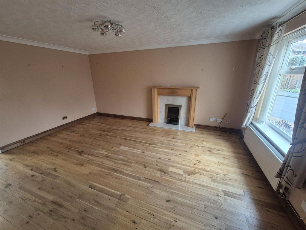 Property photo 2 of 15 Picture No. 21