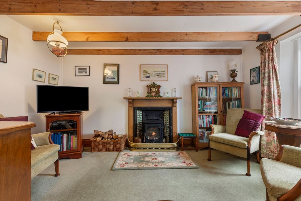 Property photo 3 of 34