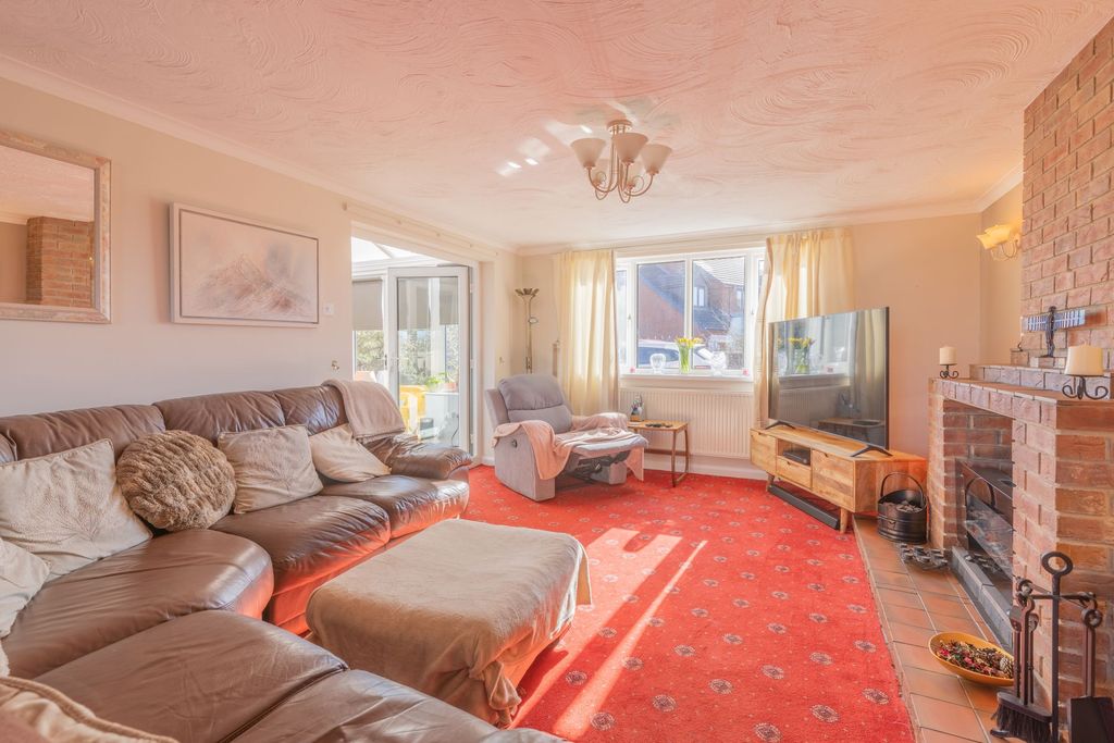 Property photo 2 of 37