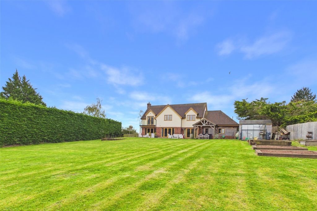Property photo 3 of 37 Picture No. 32