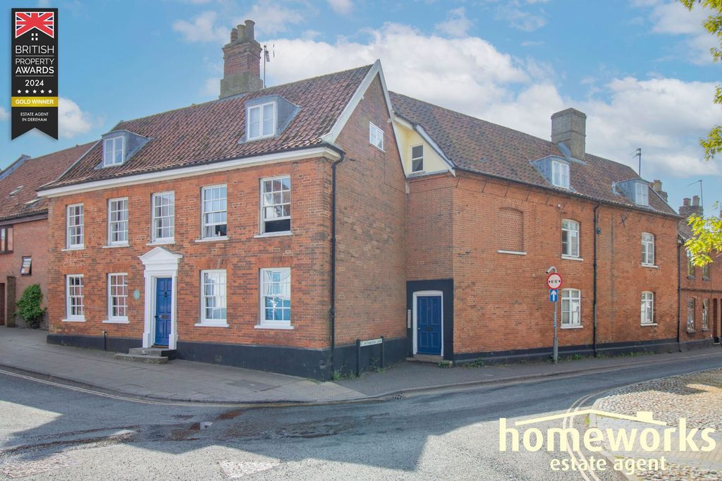 Property photo 2 of 12