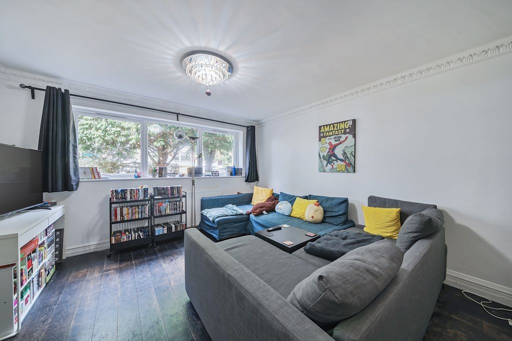 Property photo 3 of 14 1335243-15-689246...