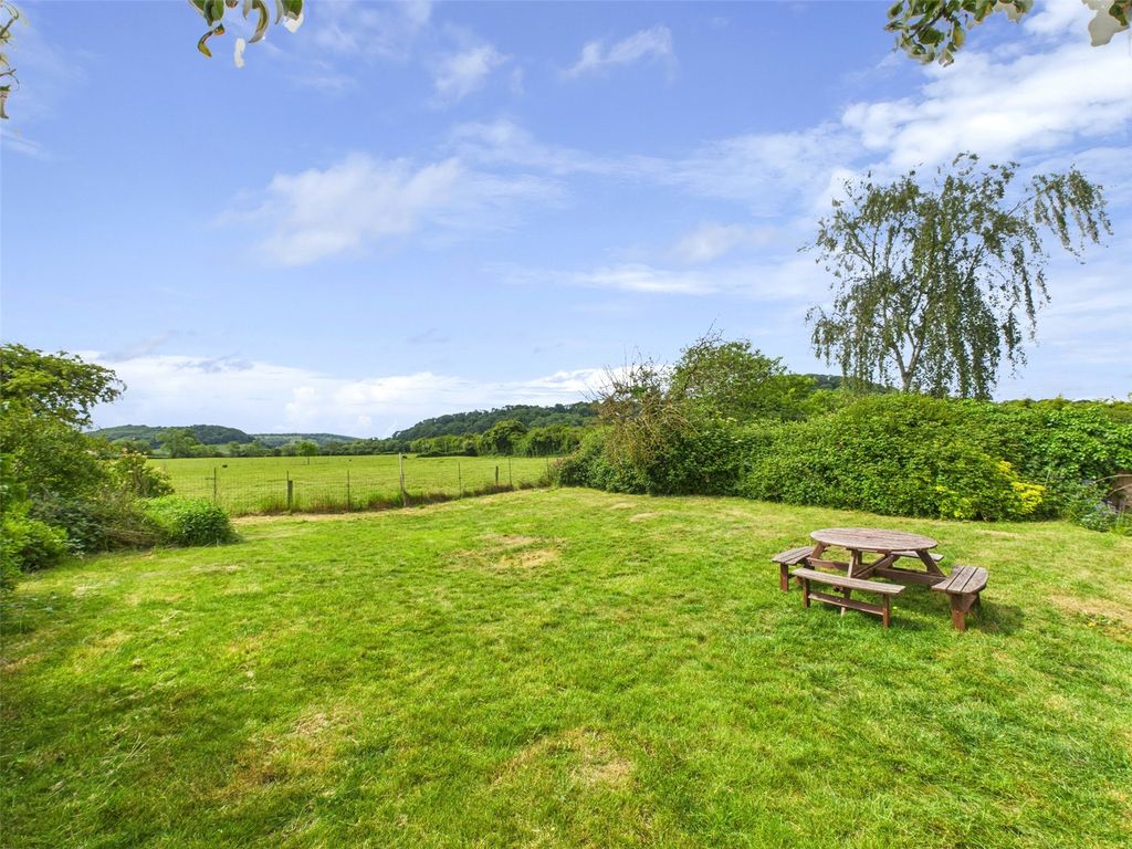 Property photo 2 of 28 Picture No. 23
