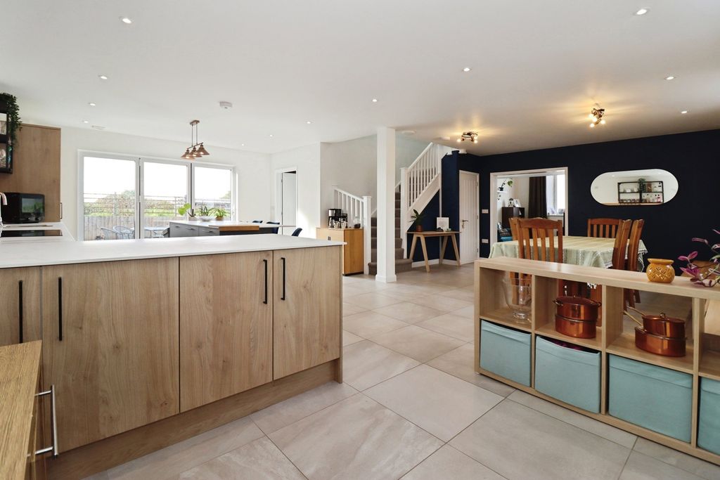 Property photo 3 of 16 Photo