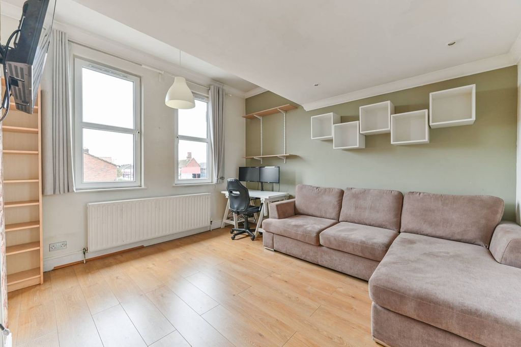 Property photo 1 of 11