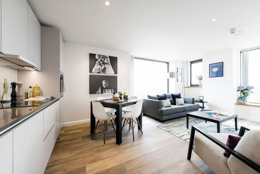 Property photo 1 of 48