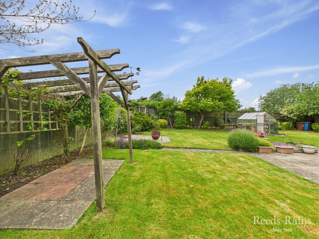 Property photo 2 of 23 Side/Rear Garden